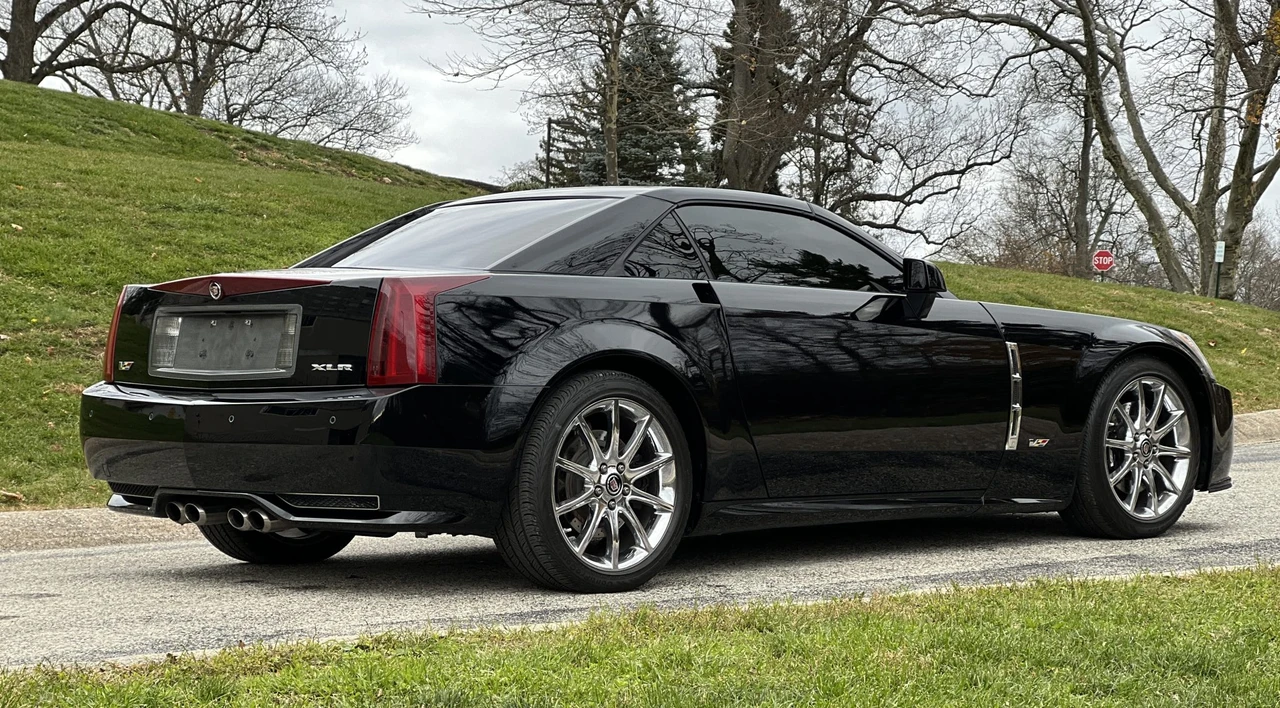 2009 Cadillac XLR-V - Image 27 of 31