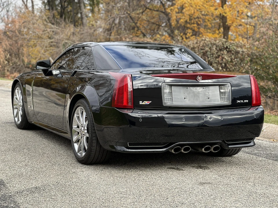 2009 Cadillac XLR-V - Image 19 of 31
