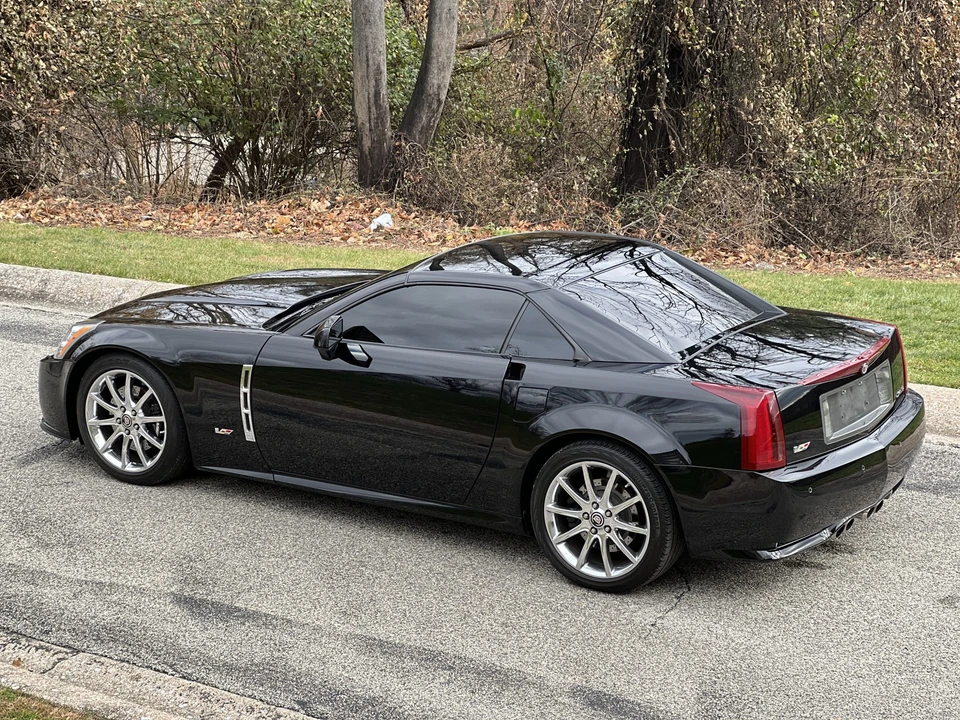 2009 Cadillac XLR-V - Image 15 of 31