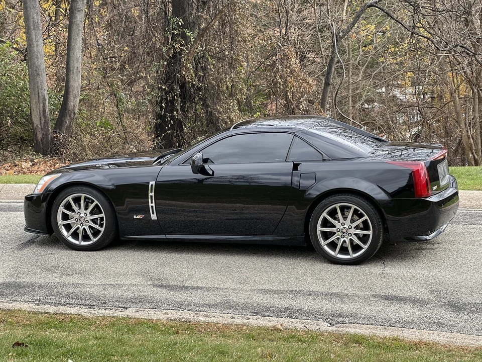 2009 Cadillac XLR-V - Image 13 of 31