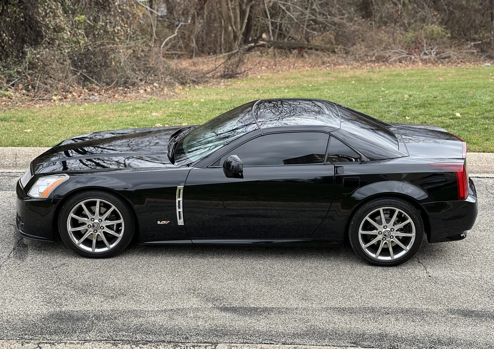 2009 Cadillac XLR-V - Image 11 of 31