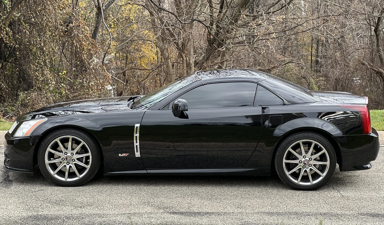 2009 Cadillac XLR-V - Image 10 of 31