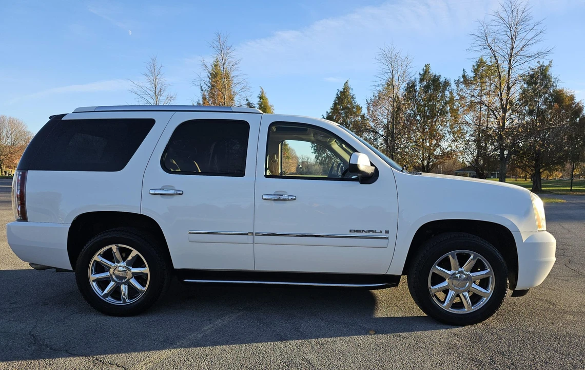 2009 GMC Yukon 3rd Gen - Image 22 of 31