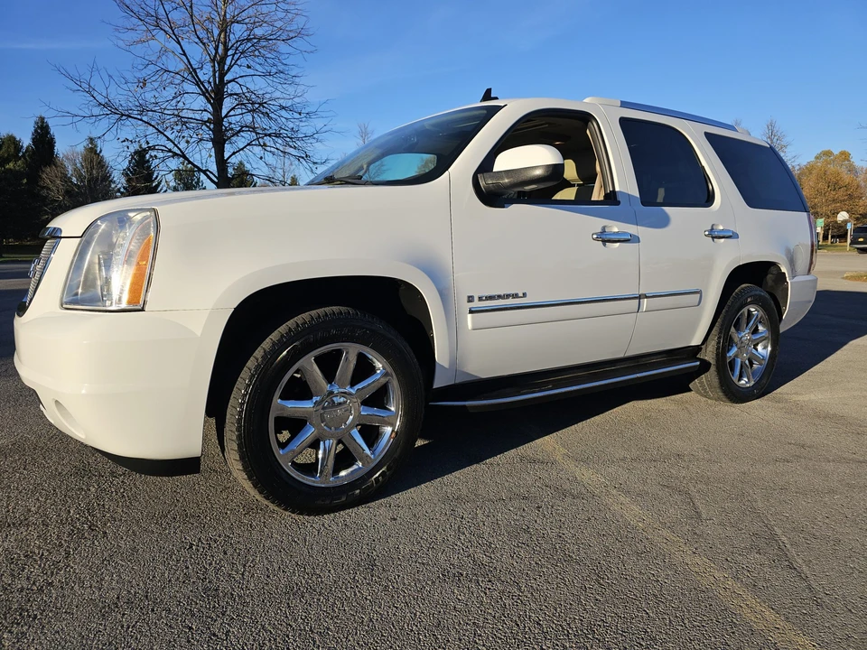 2009 GMC Yukon 3rd Gen - Image 6 of 31