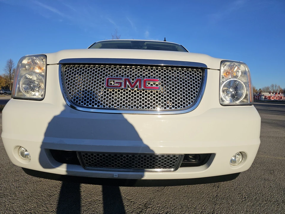 2009 GMC Yukon 3rd Gen - Image 28 of 31