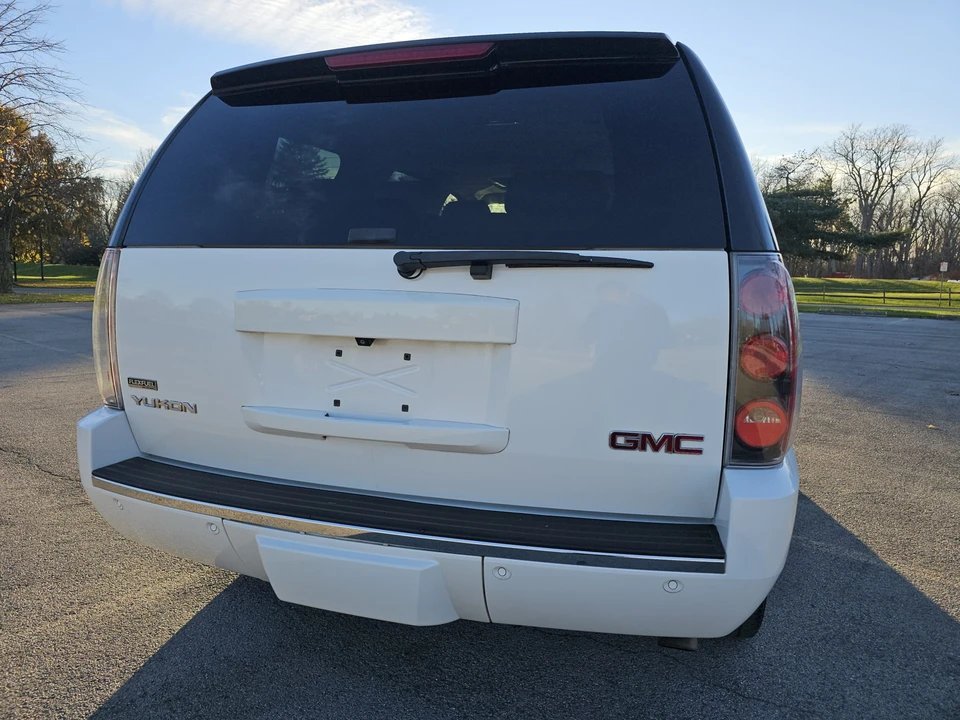 2009 GMC Yukon 3rd Gen - Image 16 of 31