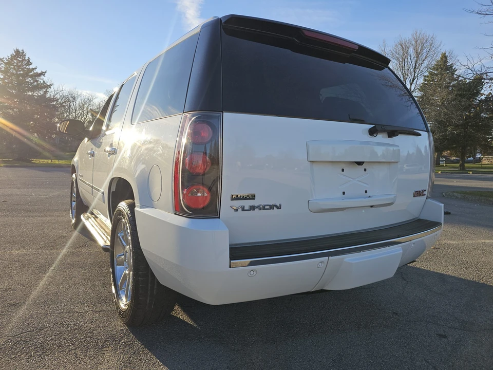 2009 GMC Yukon 3rd Gen - Image 14 of 31