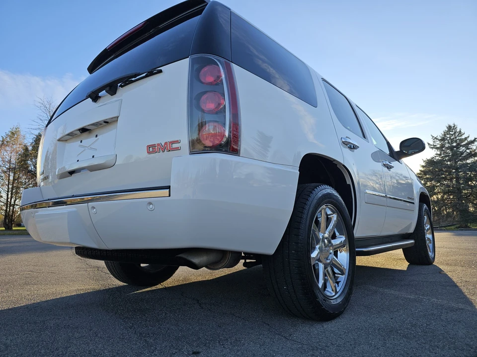 2009 GMC Yukon 3rd Gen - Image 18 of 31