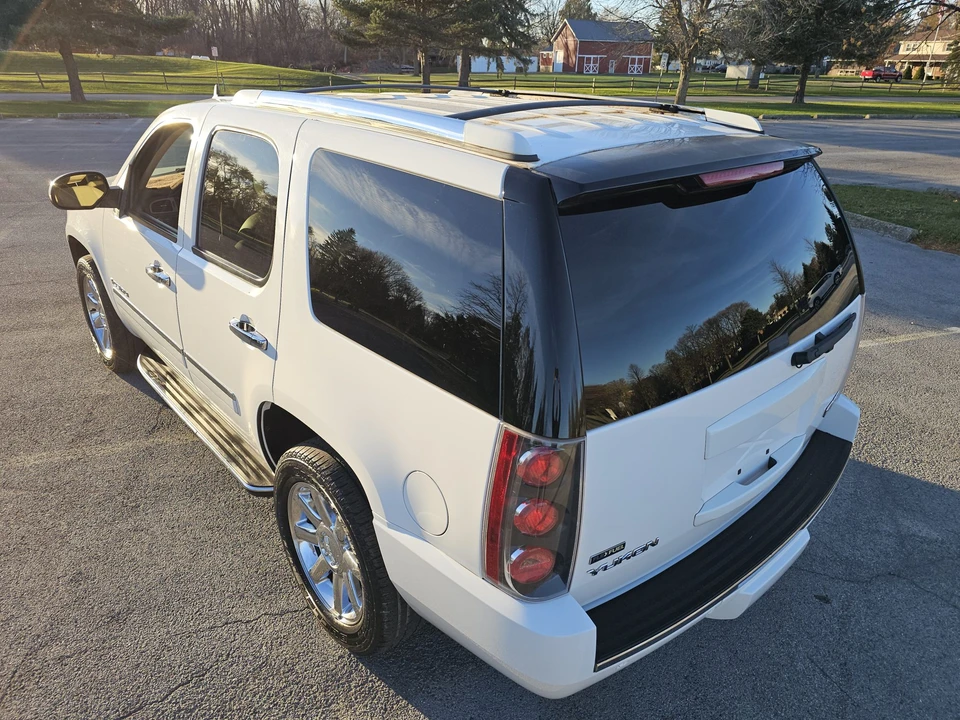 2009 GMC Yukon 3rd Gen - Image 12 of 31