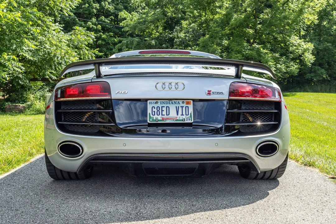 2010 Audi 42 R8 - Image 8 of 31