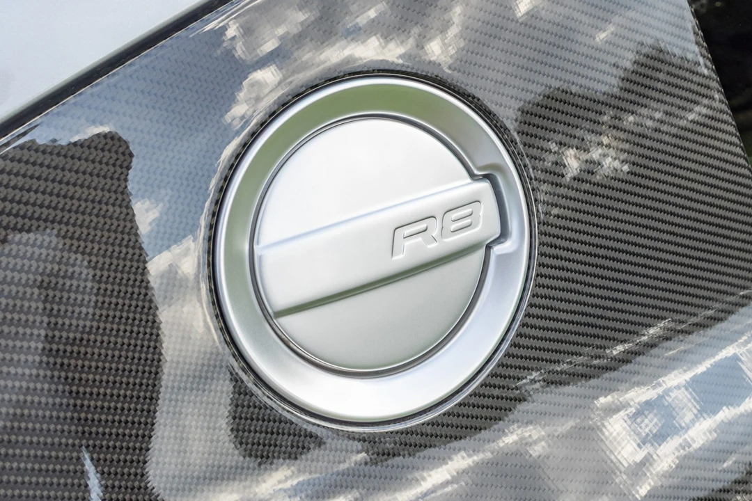 2010 Audi 42 R8 - Image 31 of 31