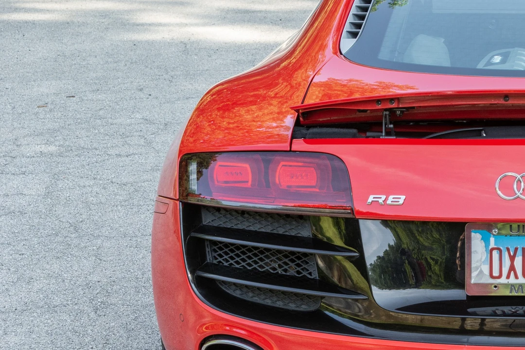 2010 Audi 42 R8 - Image 31 of 31