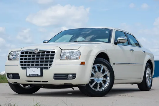 2010 Chrysler 300 Touring AWD Walter P. Chrysler Signature Series