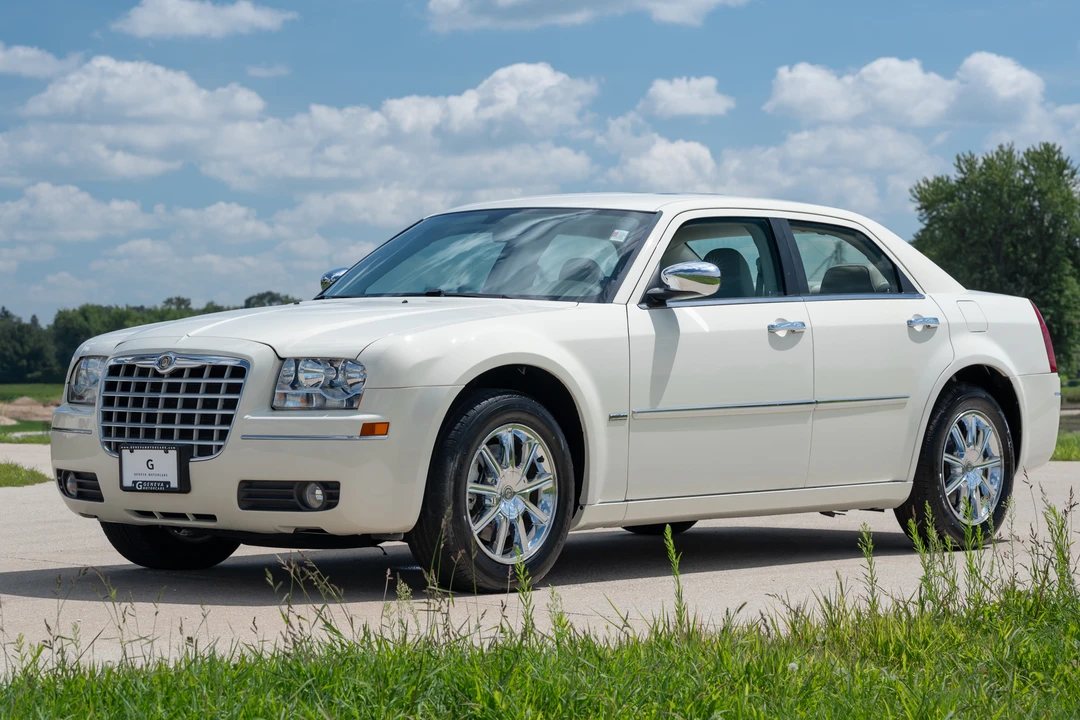 2010 Chrysler 300 (2005-2023) - Image 5 of 31