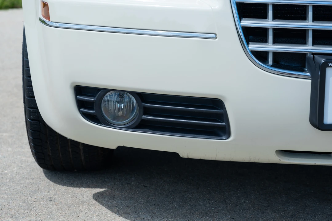 2010 Chrysler 300 (2005-2023) - Image 24 of 31