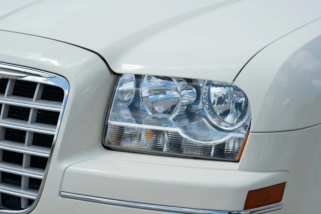 2010 Chrysler 300 (2005-2023) - Image 28 of 31