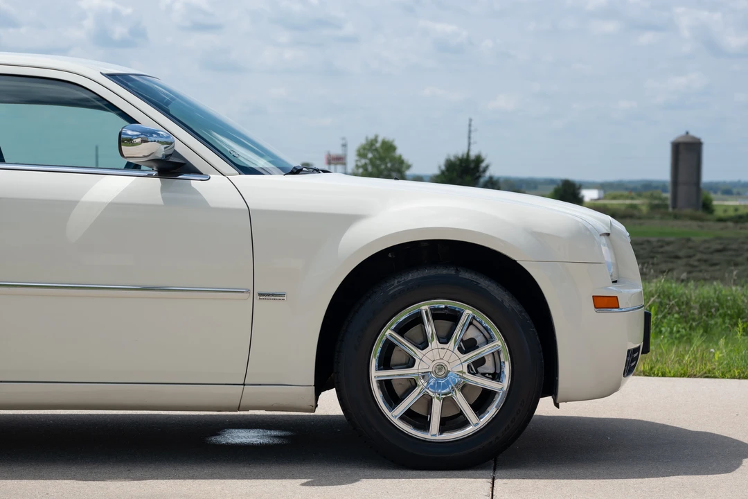 2010 Chrysler 300 (2005-2023) - Image 21 of 31