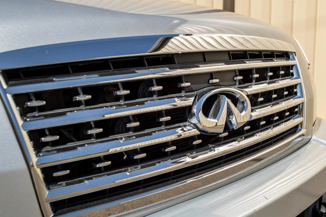 2010 Infiniti QX80 - Image 10 of 31