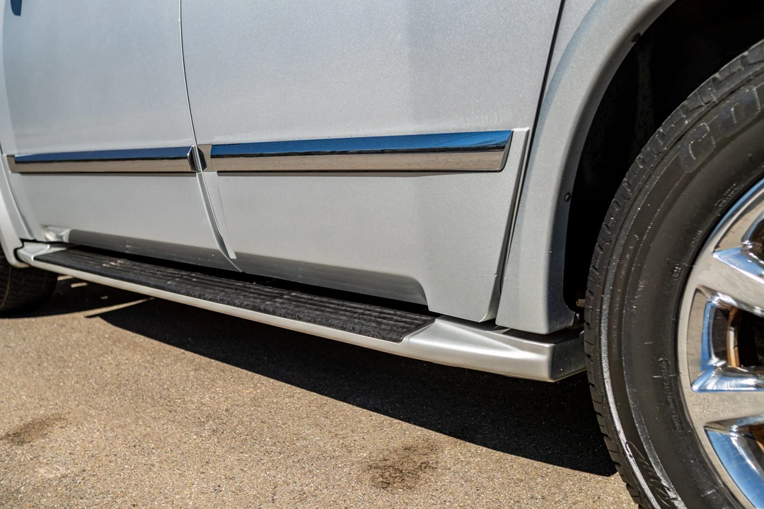 2010 Infiniti QX80 - Image 23 of 31