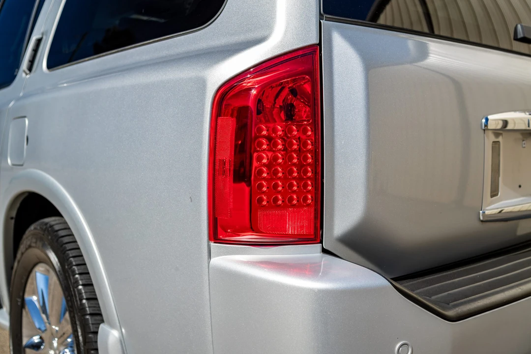 2010 Infiniti QX80 - Image 27 of 31