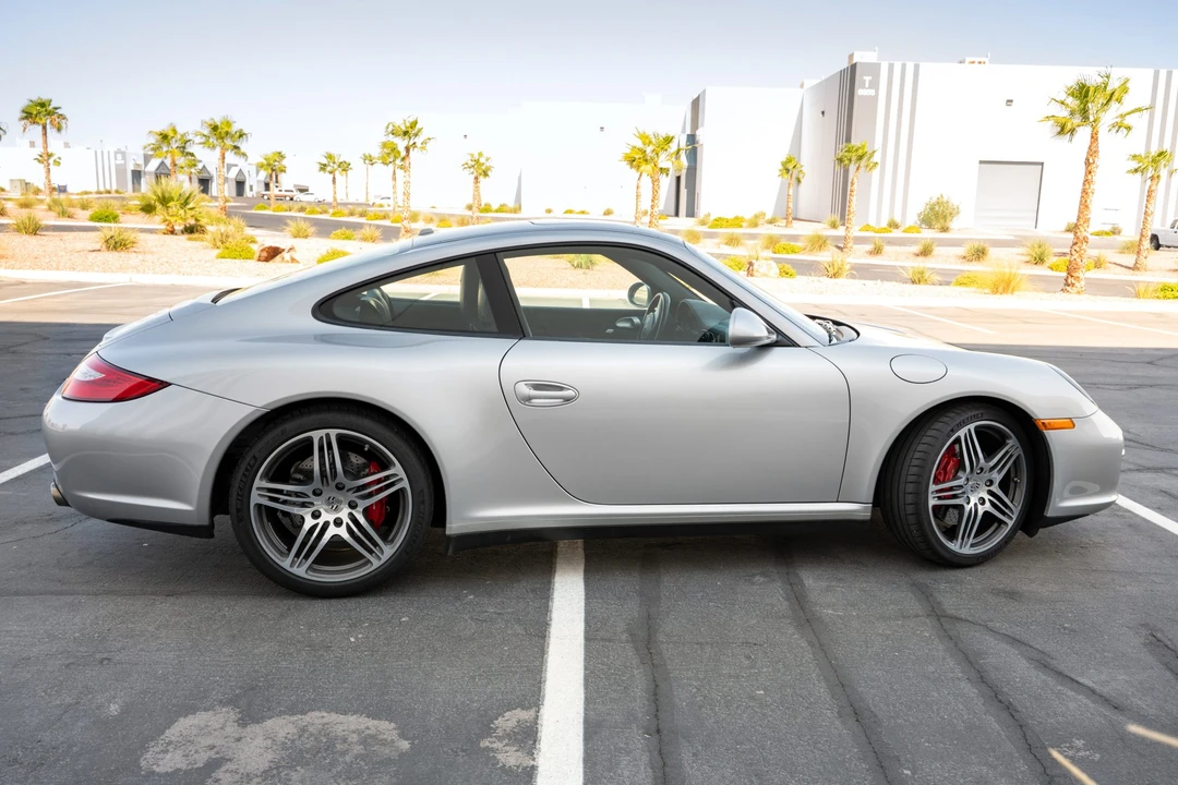 2010 Porsche 997 Carrera 4S - Image 4 of 31