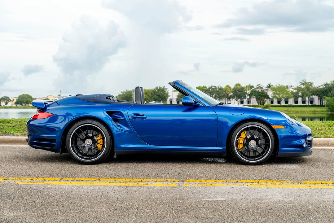 2010 Porsche 997 Turbo - Image 9 of 31