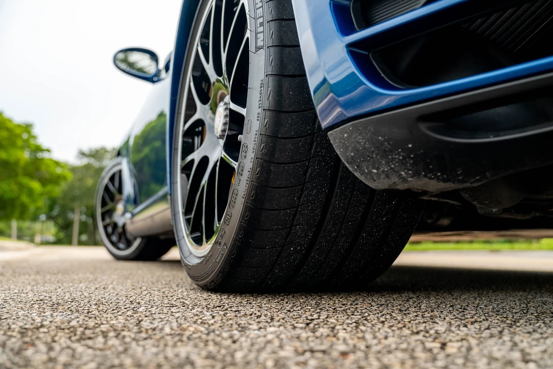 2010 Porsche 997 Turbo - Image 26 of 31