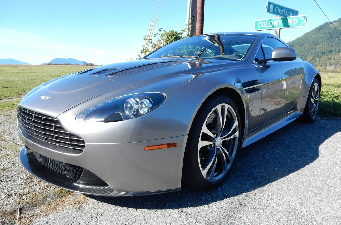 2011 Aston Martin V12 Vantage (2010-2018) - Image 2 of 31