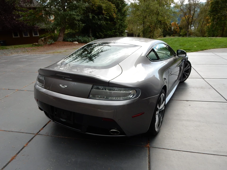 2011 Aston Martin V12 Vantage (2010-2018) - Image 11 of 31