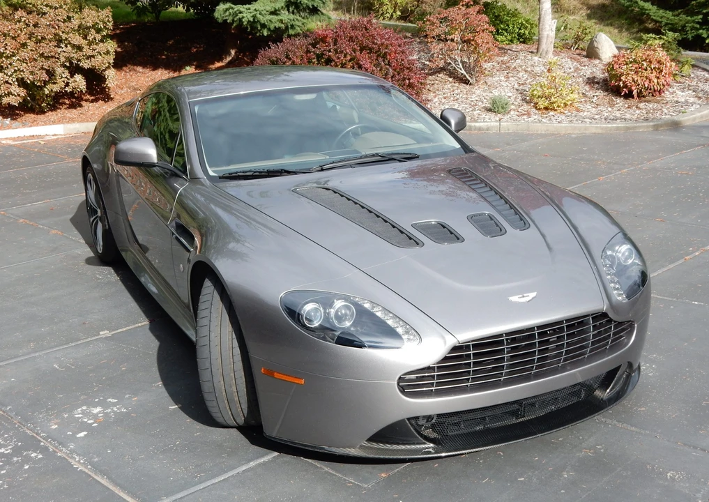 2011 Aston Martin V12 Vantage (2010-2018) - Image 16 of 31