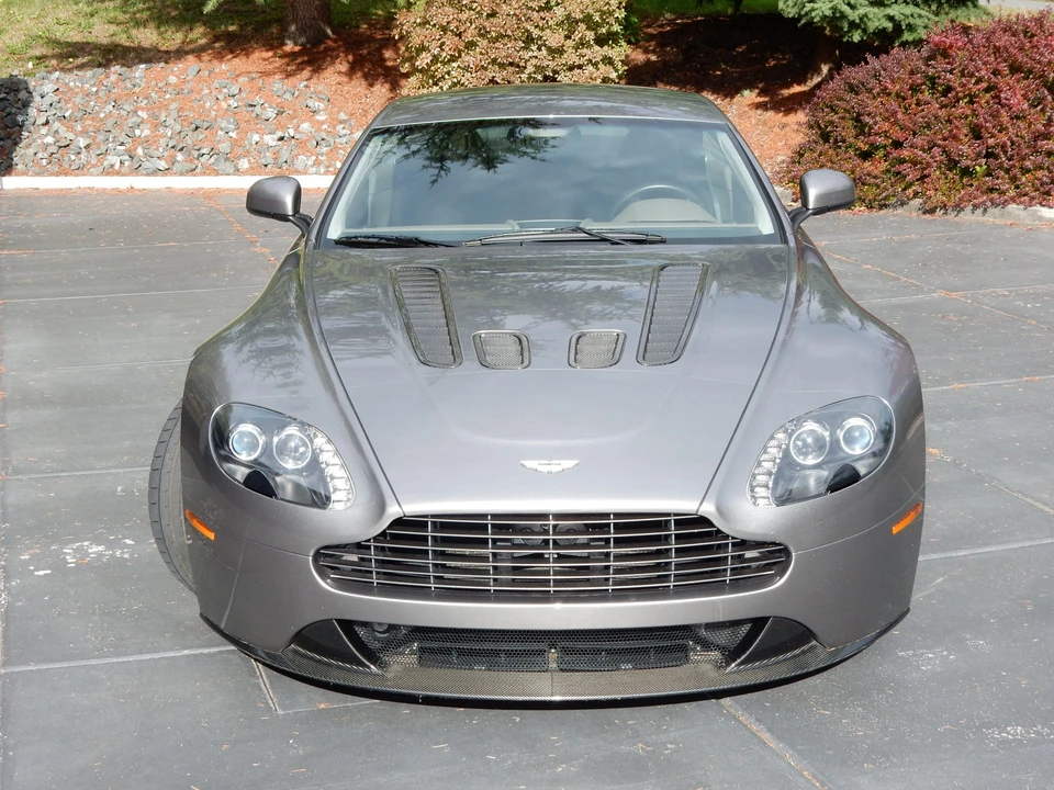 2011 Aston Martin V12 Vantage (2010-2018) - Image 19 of 31