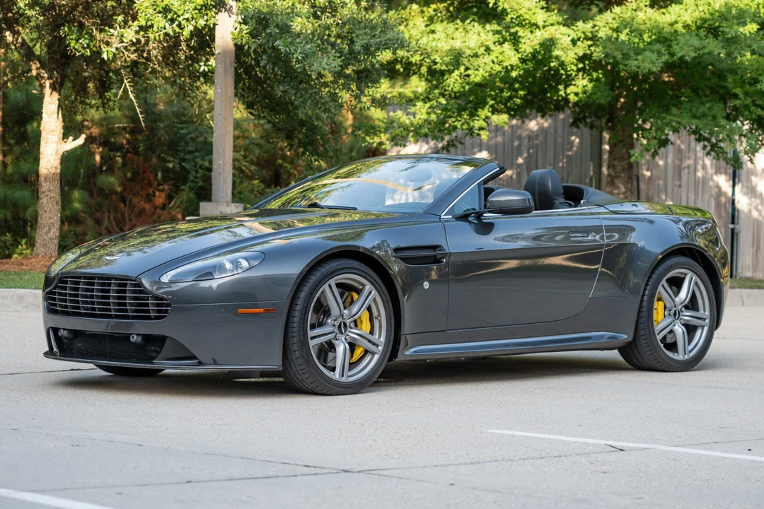 2011 Aston Martin V8 Vantage (2006-2017) - Image 2 of 31