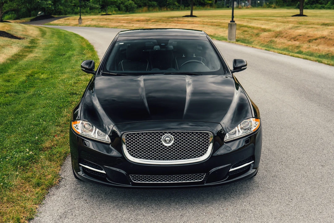 2011 Jaguar X351 XJ - Image 2 of 31