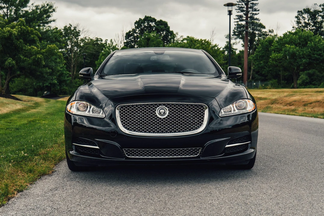 2011 Jaguar X351 XJ - Image 3 of 31
