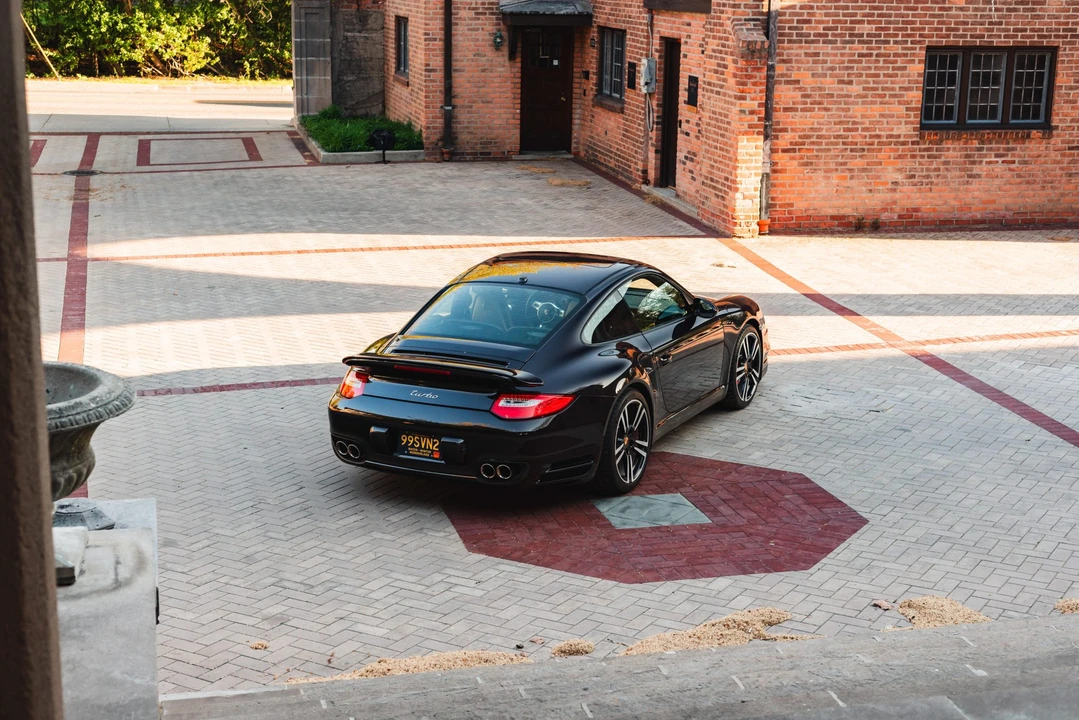 2011 Porsche 997 Turbo - Image 11 of 31