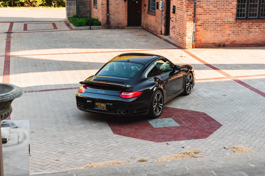2011 Porsche 997 Turbo - Image 10 of 31