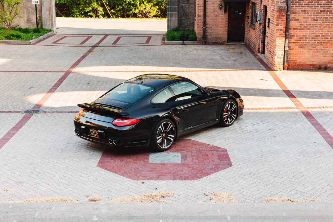 2011 Porsche 997 Turbo - Image 9 of 31