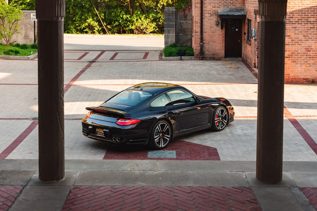 2011 Porsche 997 Turbo - Image 8 of 31