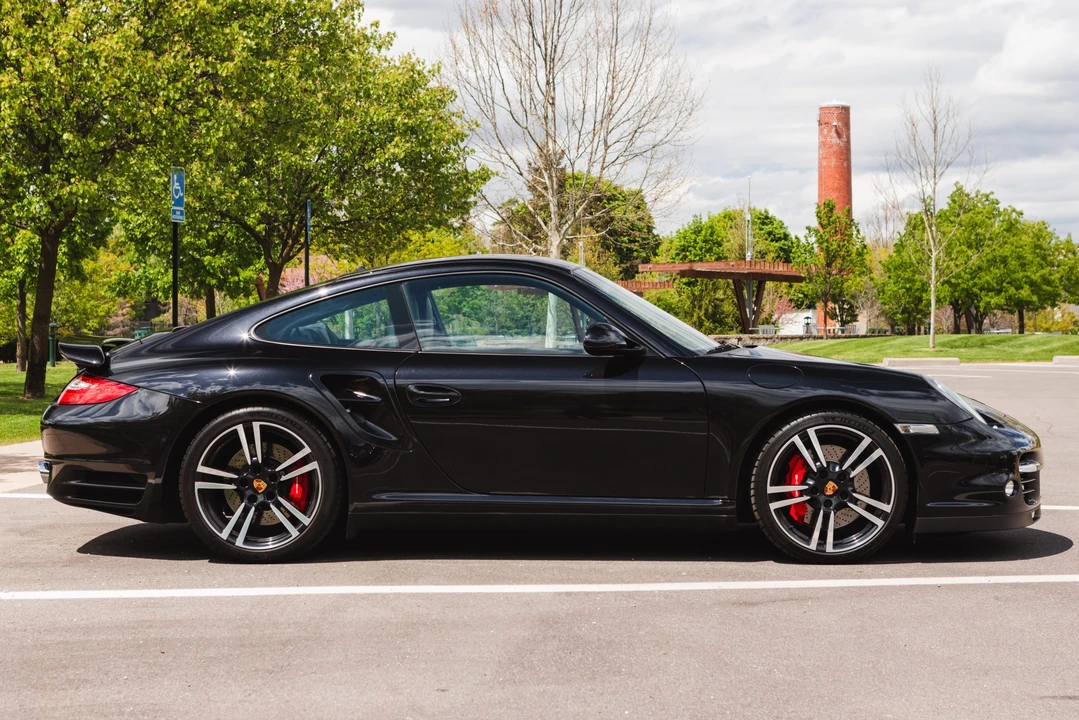 2011 Porsche 997 Turbo - Image 22 of 31