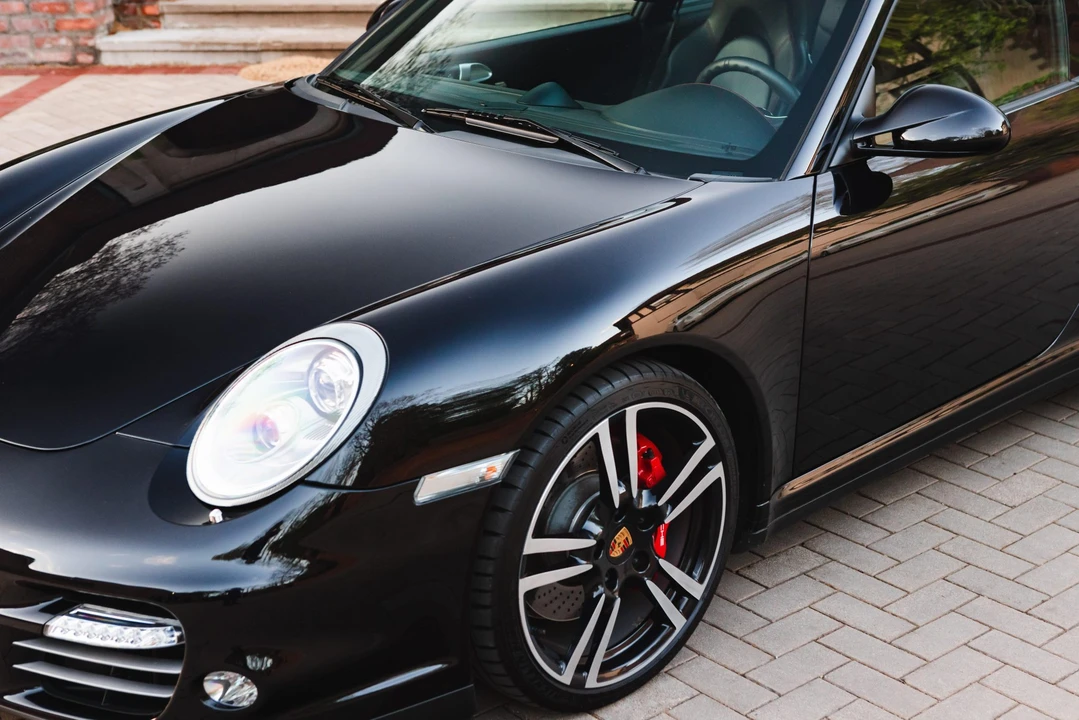 2011 Porsche 997 Turbo - Image 27 of 31