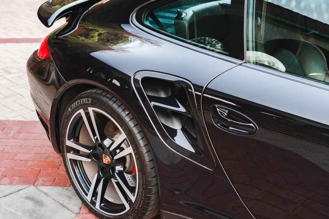 2011 Porsche 997 Turbo - Image 30 of 31
