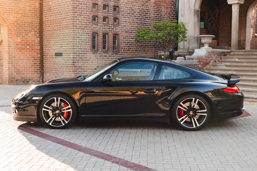 2011 Porsche 997 Turbo - Image 15 of 31