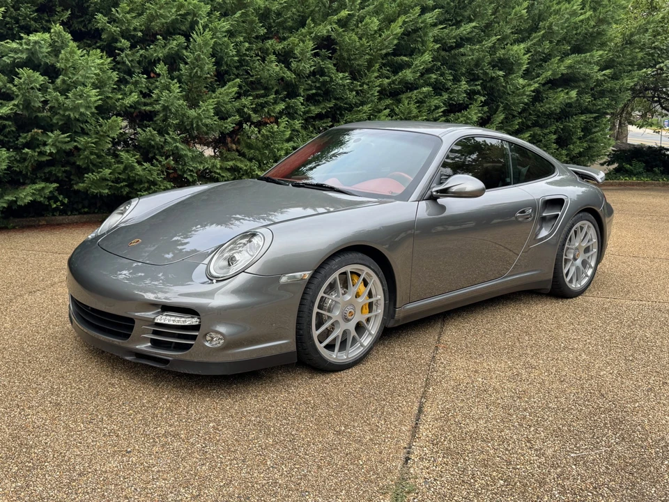 2011 Porsche 997 Turbo - Image 6 of 31