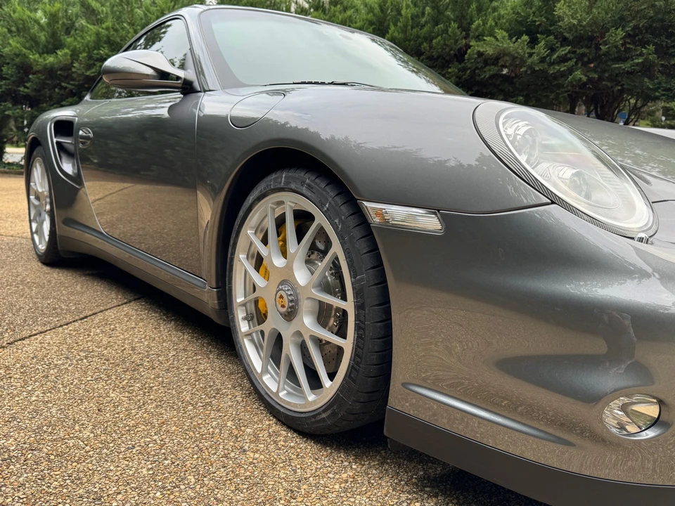 2011 Porsche 997 Turbo - Image 16 of 31
