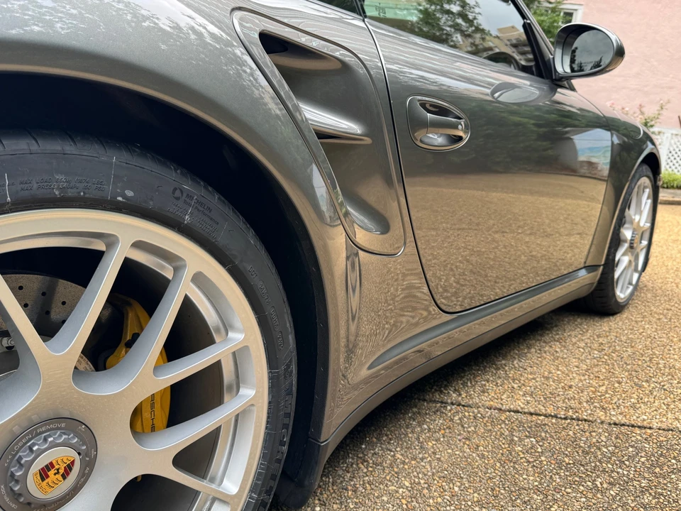 2011 Porsche 997 Turbo - Image 23 of 31