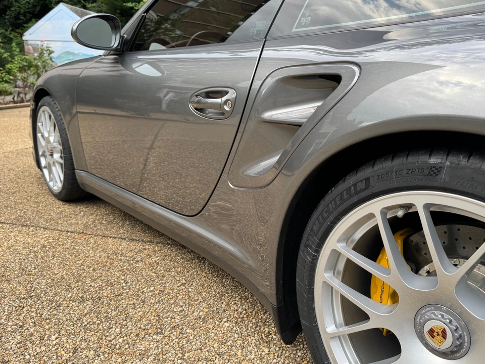 2011 Porsche 997 Turbo - Image 22 of 31
