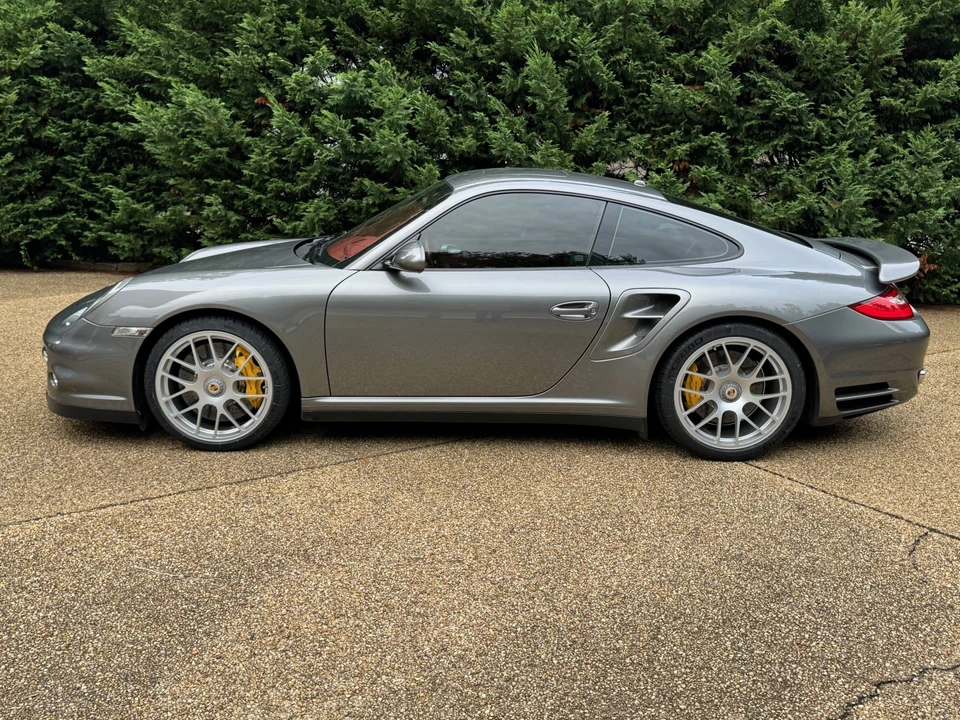 2011 Porsche 997 Turbo - Image 7 of 31