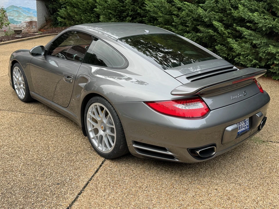 2011 Porsche 997 Turbo - Image 8 of 31