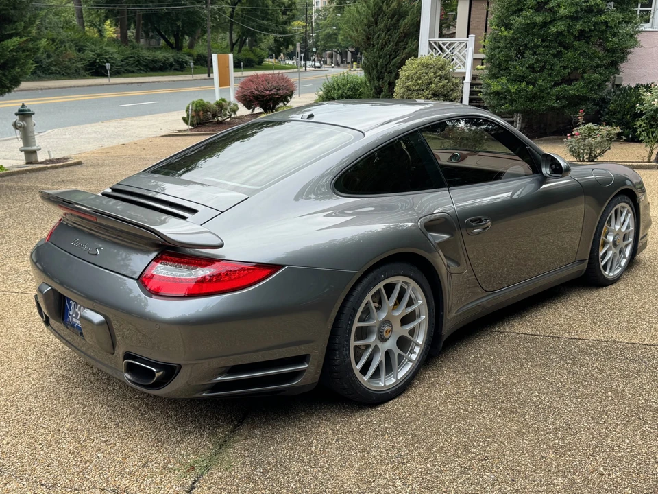 2011 Porsche 997 Turbo - Image 14 of 31