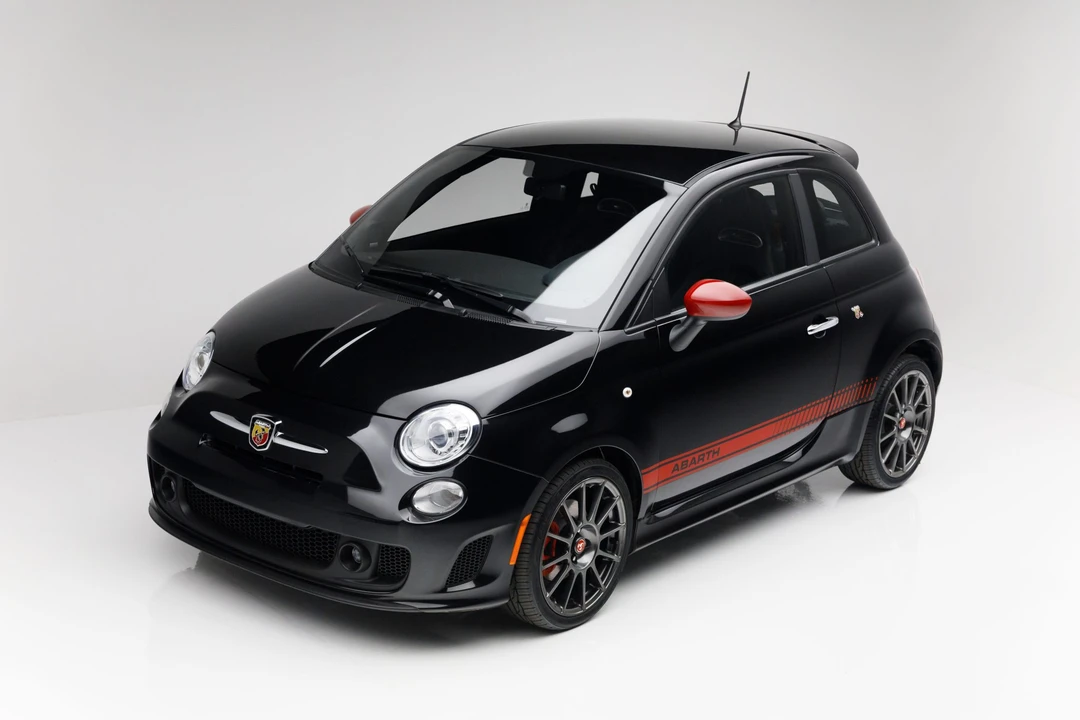 2012 Fiat Abarth 500 - Image 2 of 31
